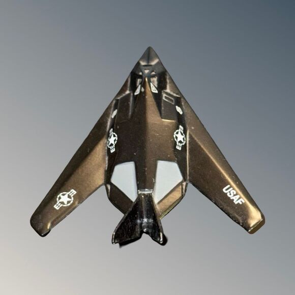 F-117A Stealth Fighter Diecast Aircraft Model Motormax 2.5” - Picture 4 of 6
